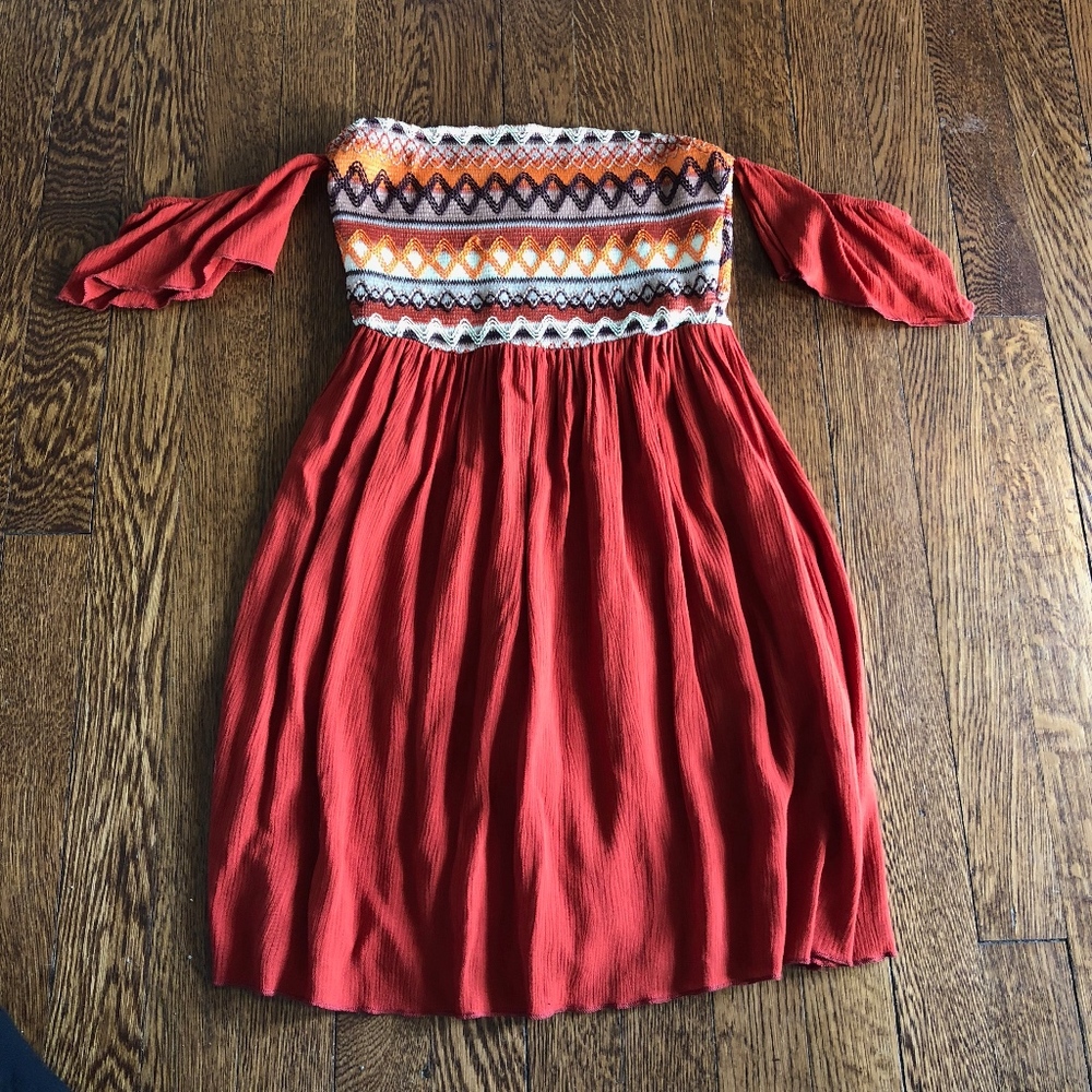 NWOT ruched strapless legging friendly top